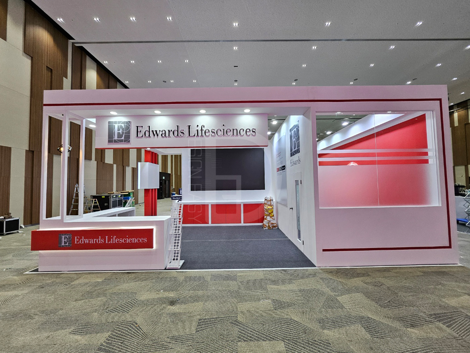 에드워즈 라이프사이언시스_목공 6부스