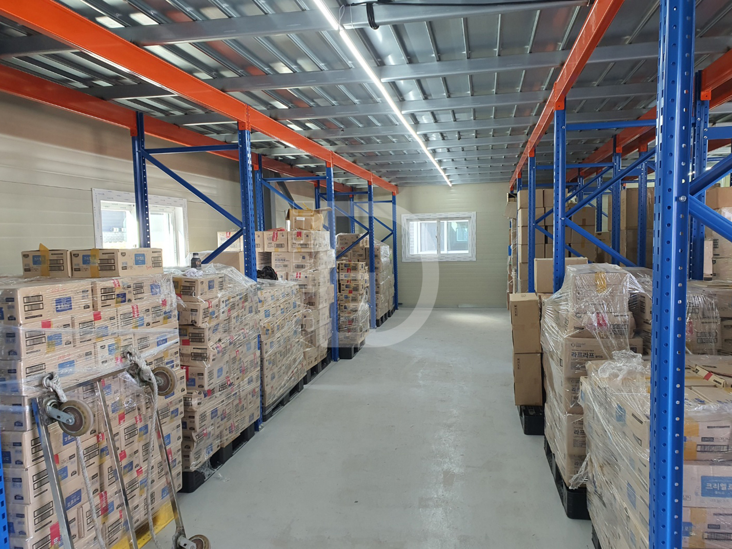 본사 물류 창고_업체별 물품 보관 및 입/출하장